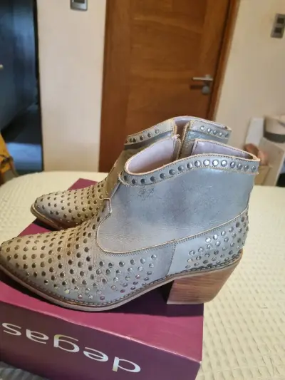 Botines de cuero con tachas plateadas - miniatura 5