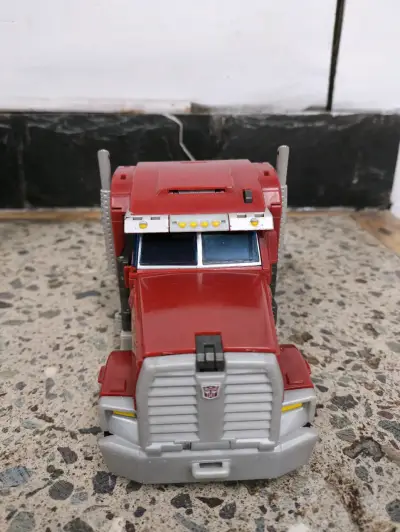 Figura de acción Transformer Optimus Prime - miniatura 1