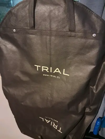 Traje formal negro con camisa azul Cacharel - miniatura 2
