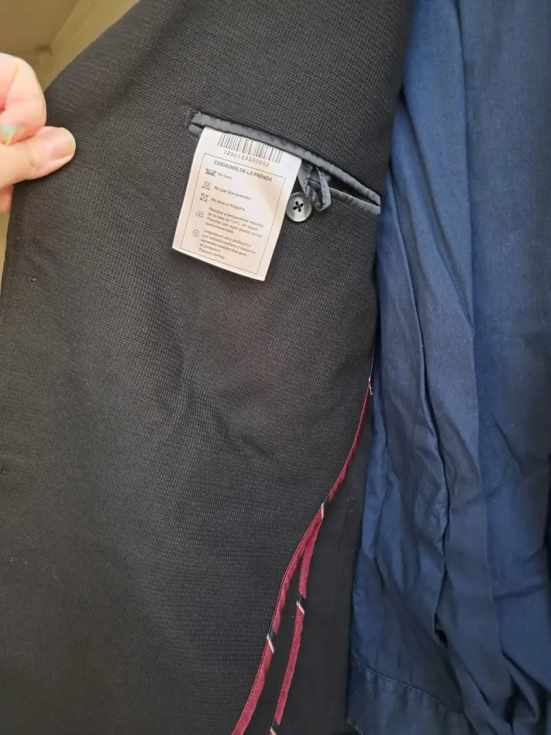 Traje formal negro con camisa azul Cacharel - 4