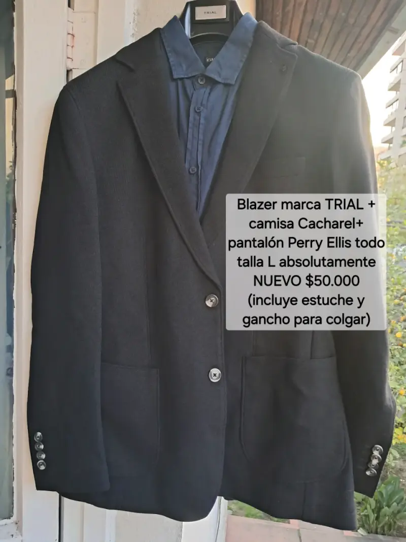 Traje formal negro con camisa azul Cacharel - 5