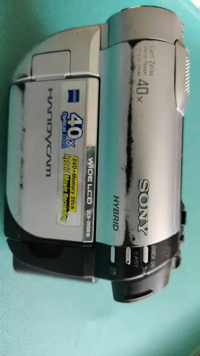 Videocámara Sony Handycam DCR-DVD610 con Zoom Óptico 40x - miniatura 1