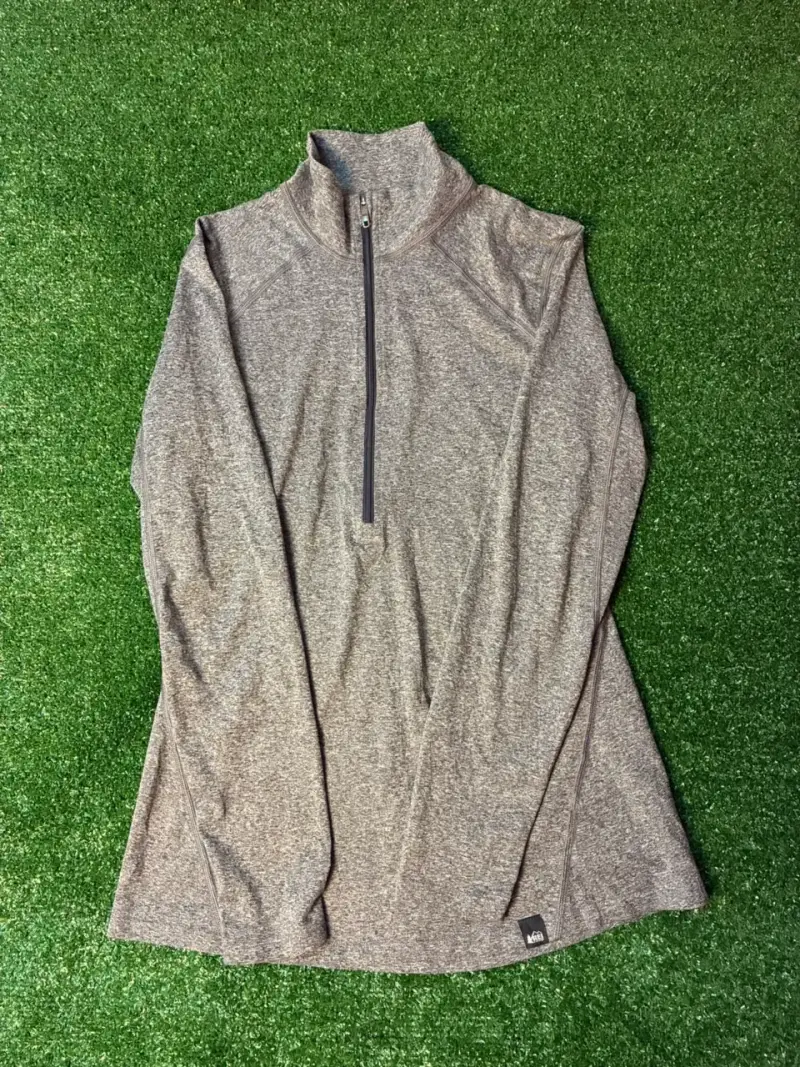 Polera térmica gris con cierre para mujer - 1