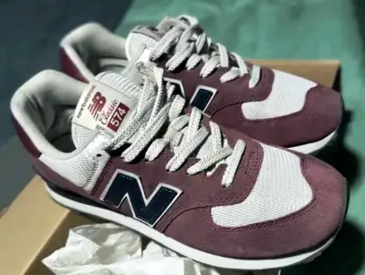 Zapatillas New Balance 574 Clásicas Burdeos - miniatura 1