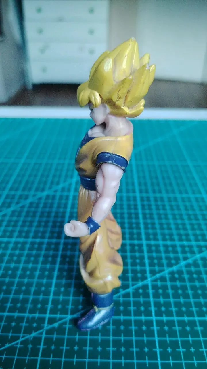 Figura de acción Super Saiyan Goku - 3