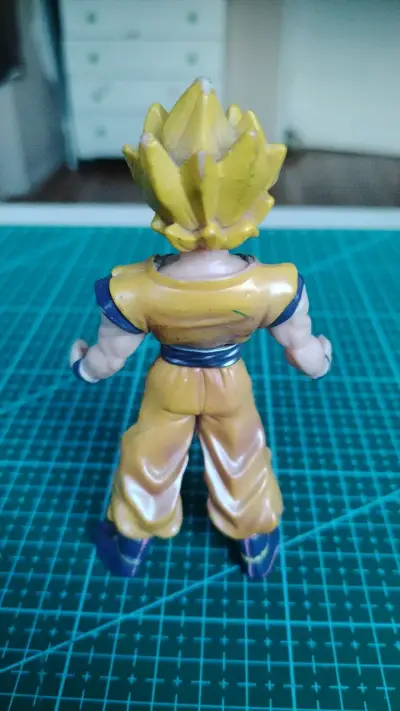 Figura de acción Super Saiyan Goku - miniatura 4