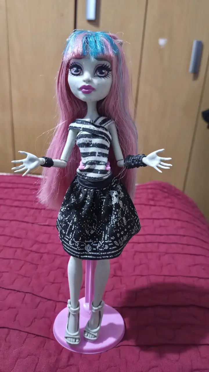 Muñeca Monster High Rochelle - 1