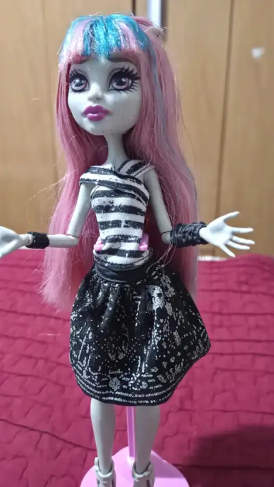 Muñeca Monster High Rochelle - miniatura 3