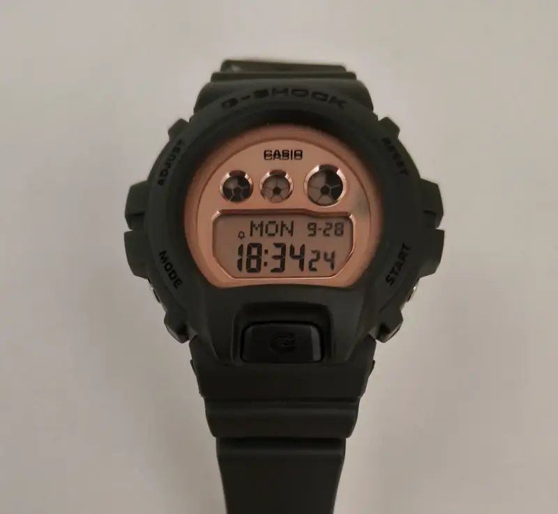 Reloj Casio G-Shock Resistente al Agua - 1