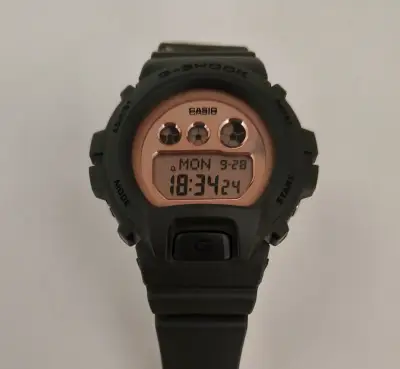 Reloj Casio G-Shock Resistente al Agua - miniatura 1