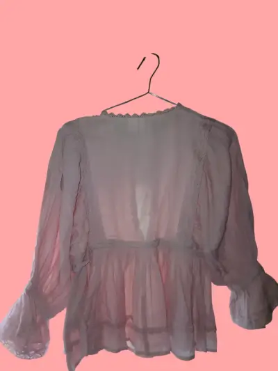 Blusa rosa con encaje - miniatura 2