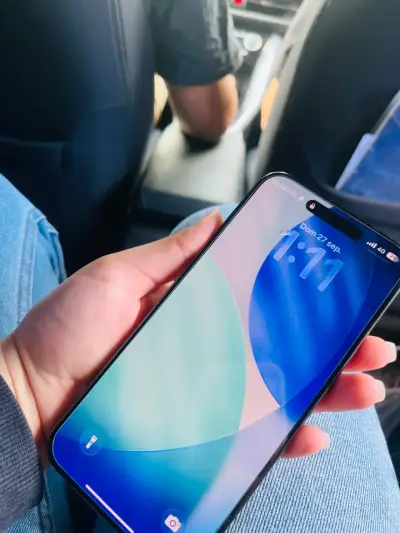 iPhone 15Pro Max  512 gen en buen estado - miniatura 1