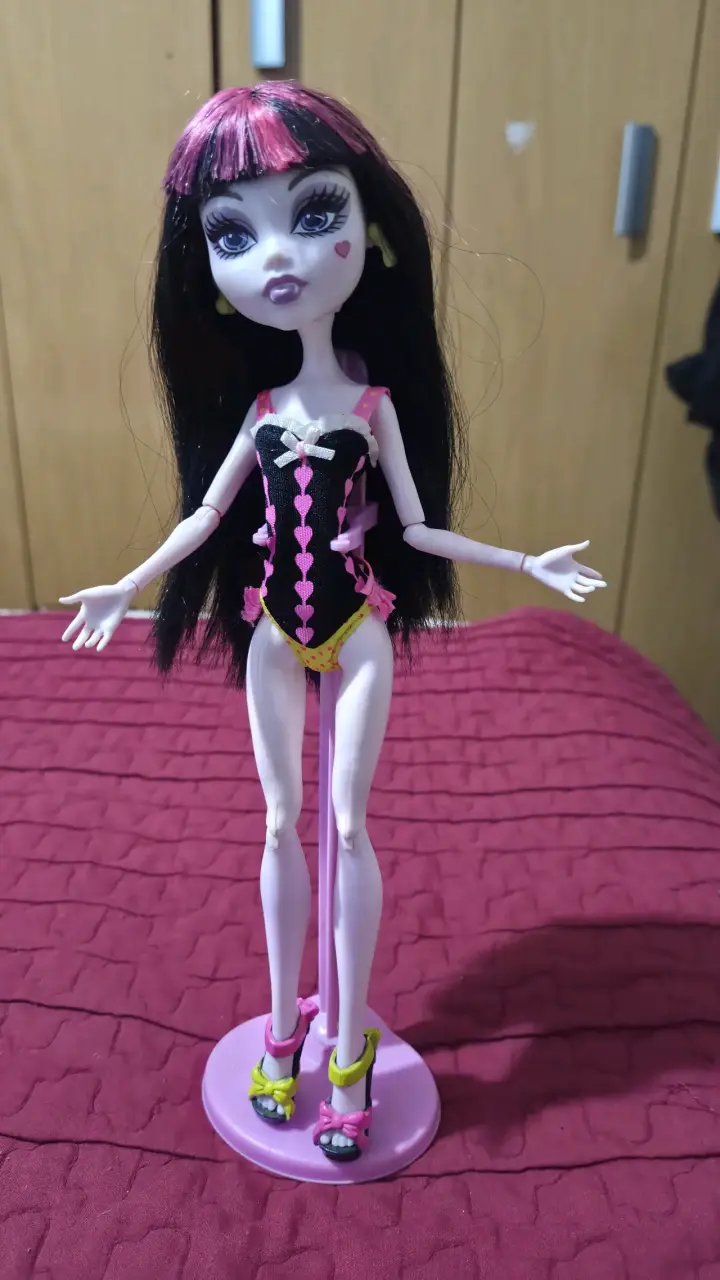 Muñeca Monster High Draculaura playa - 1