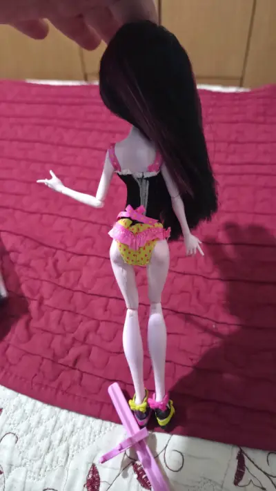 Muñeca Monster High Draculaura playa - miniatura 3