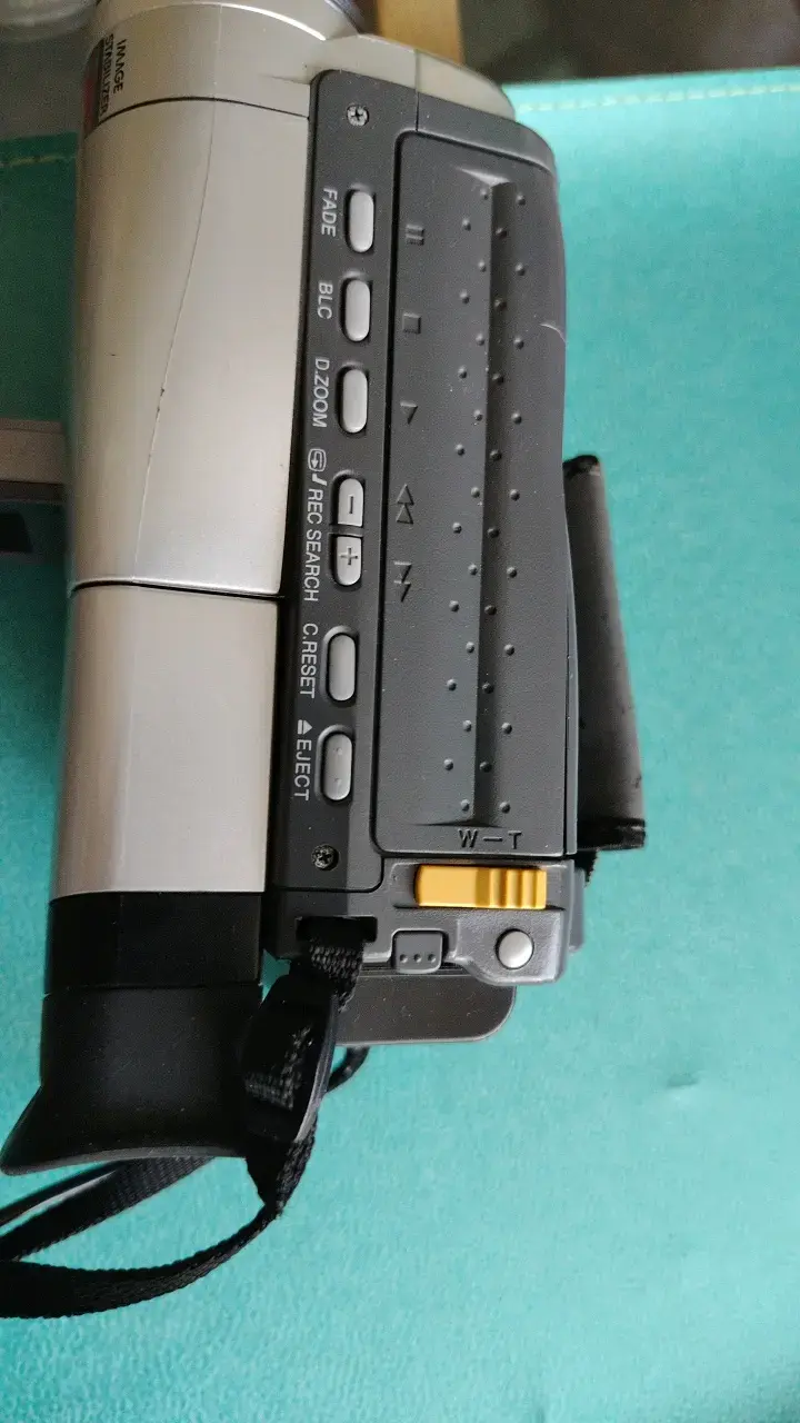 Videocámara Canon con zoom óptico 22x - 2