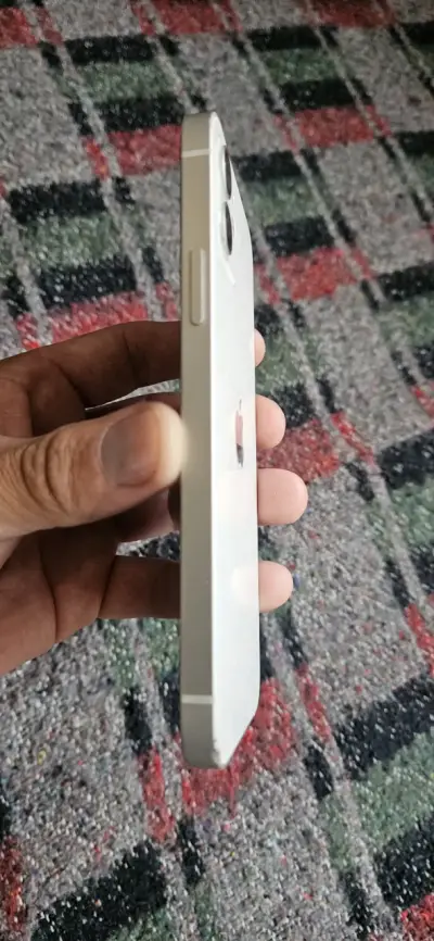 iPhone blanco en buen estado - miniatura 3