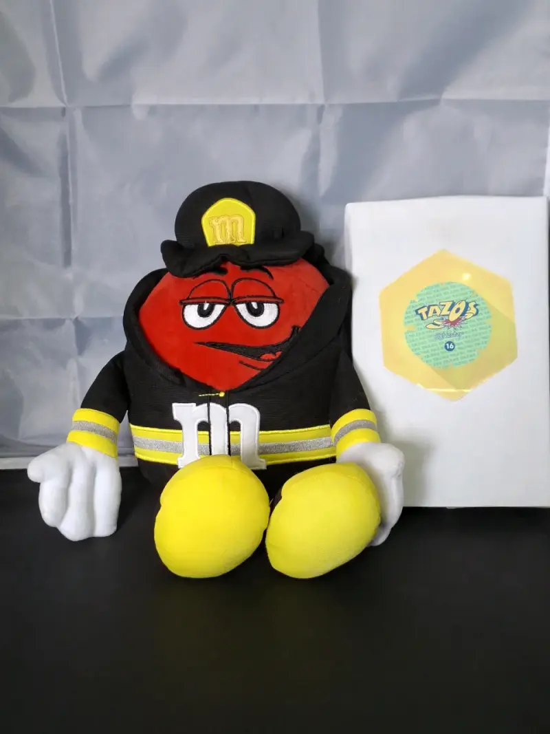 Peluche M&M's Rojo Bombero Edición Especial - 1