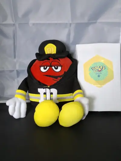 Peluche M&M's Rojo Bombero Edición Especial - miniatura 1