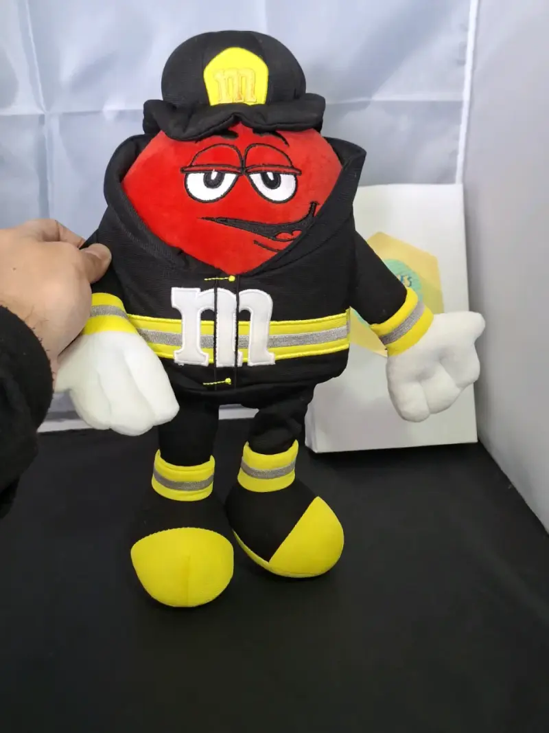Peluche M&M's Rojo Bombero Edición Especial - 2