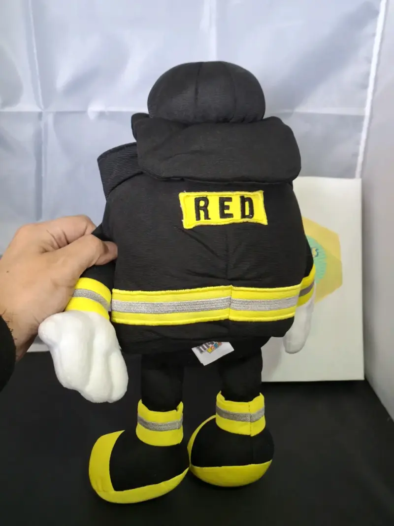 Peluche M&M's Rojo Bombero Edición Especial - 3