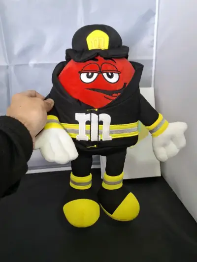 Peluche M&M's Rojo Bombero Edición Especial - miniatura 6