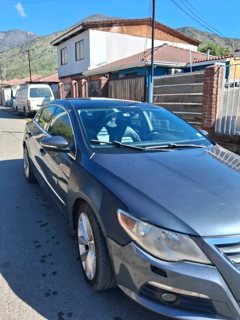 Volkswagen Passat CC 2010 en buen estado - 2