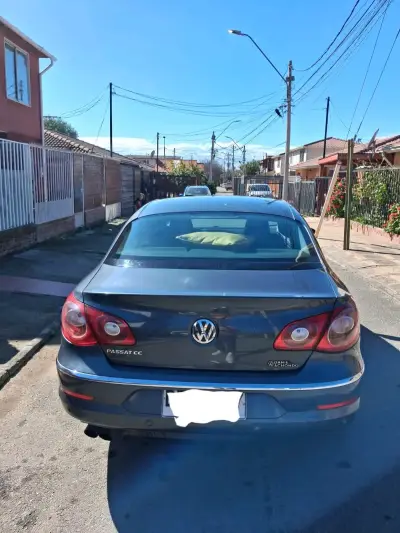 Volkswagen Passat CC 2010 en buen estado - miniatura 5