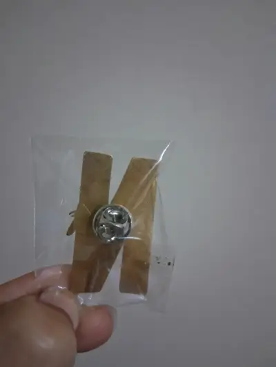 Pin conmemorativo de Netflix y la serie Bridgerton - miniatura 3