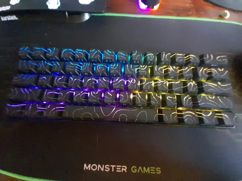 Teclado mecánico retroiluminado RGB Monster Games - 1