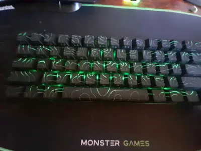 Teclado mecánico retroiluminado RGB Monster Games - miniatura 3