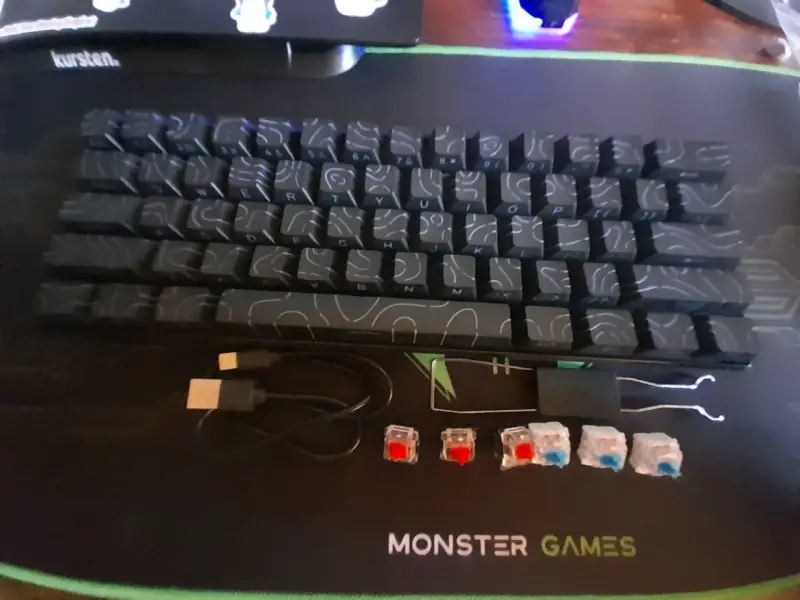 Teclado mecánico retroiluminado RGB Monster Games - 5
