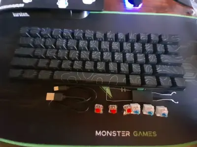 Teclado mecánico retroiluminado RGB Monster Games - miniatura 5