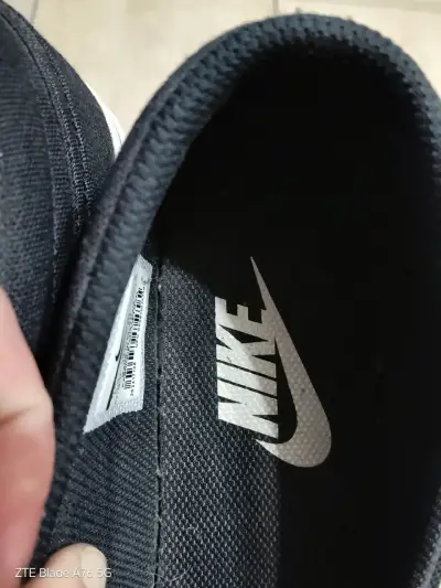 Zapatillas slip-on negras Nike en buen estado - miniatura 5