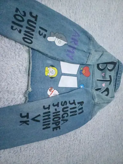 Chaqueta de mezclilla BTS con diseño personalizado - miniatura 3