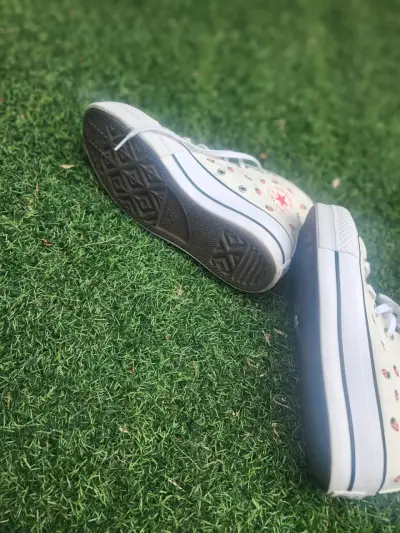 Zapatillas Converse All Star blancas con diseño d - miniatura 3