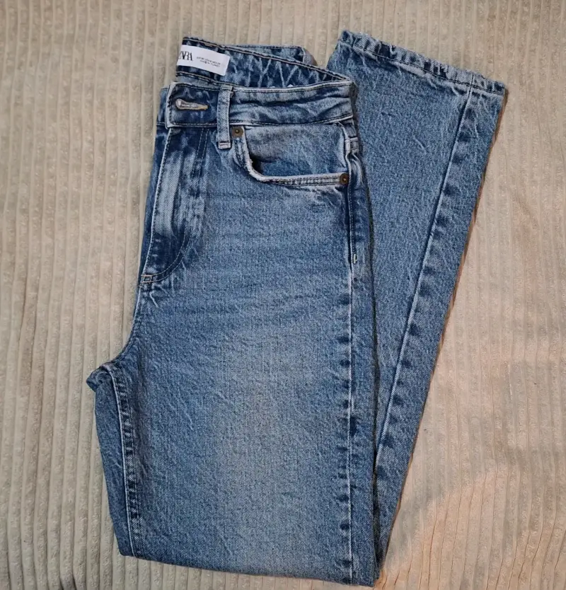 Jeans de mezclilla azul para mujer Zara