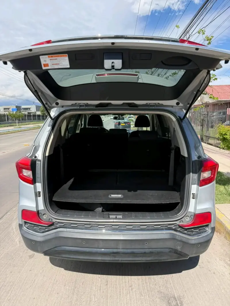 SUV SsangYong Rexton 2018 en buen estado - 3