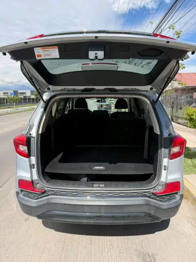 SUV SsangYong Rexton 2018 en buen estado - miniatura 3