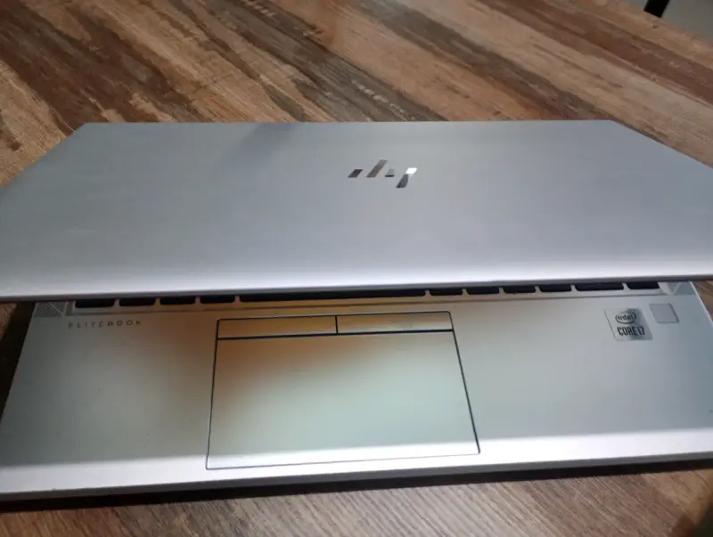 Laptop HP EliteBook con Intel Core i7 - 2