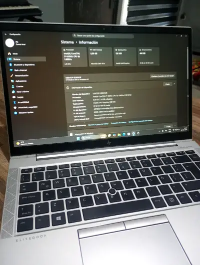 Laptop HP EliteBook con Intel Core i7 - miniatura 3
