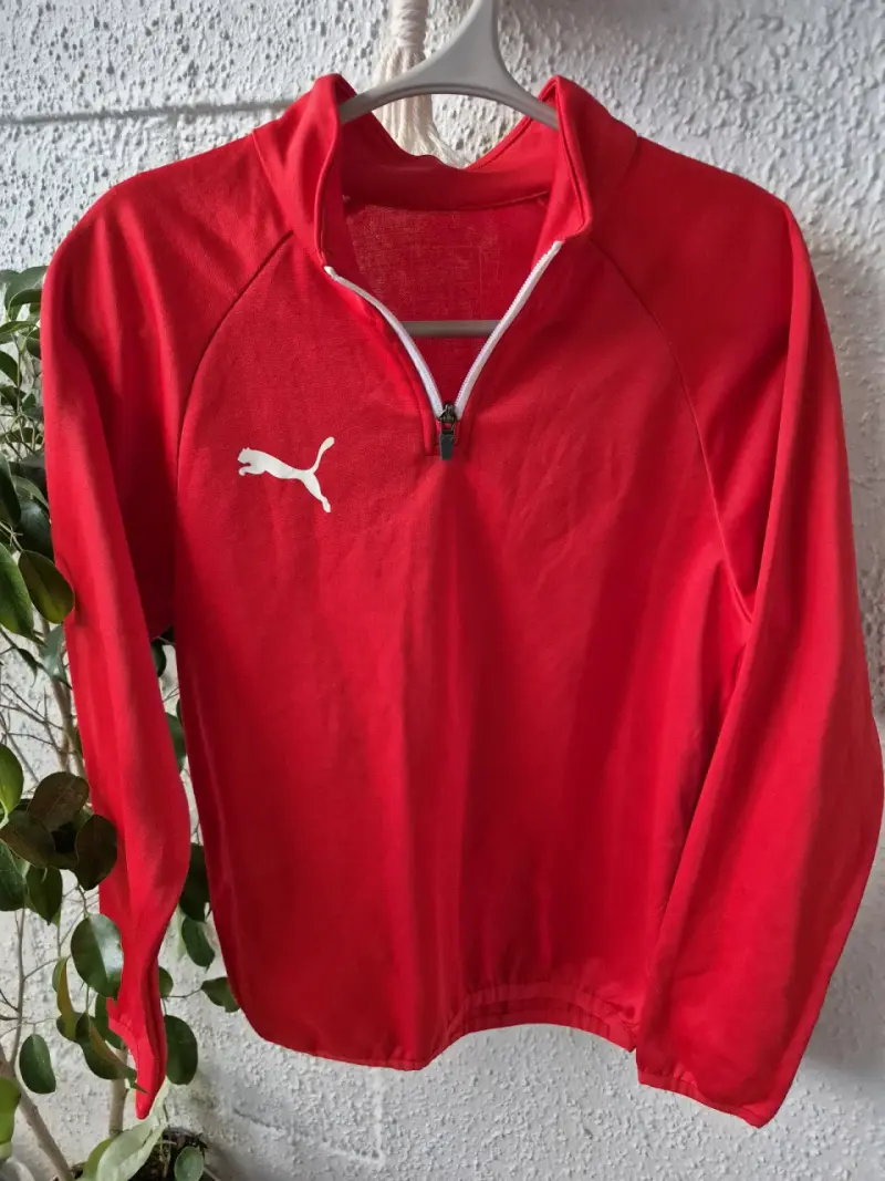 Polerón deportivo rojo Puma con cierre