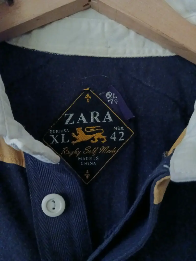 Polera de rugby Zara a rayas azul y amarilla - 2