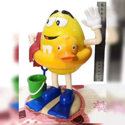 Figura coleccionable M&M's con flotador - miniatura 1