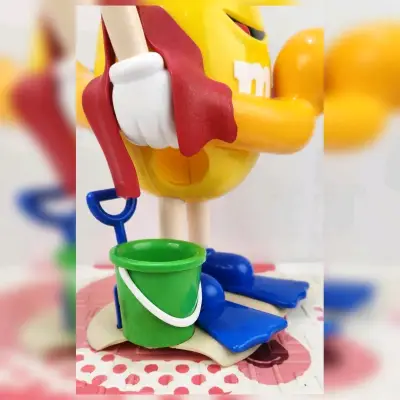 Figura coleccionable M&M's con flotador - miniatura 3