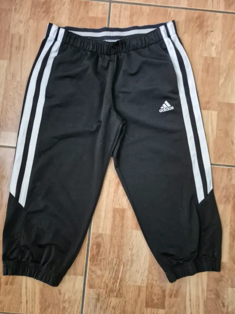 Pantalones deportivos Adidas negros con franjas - 1