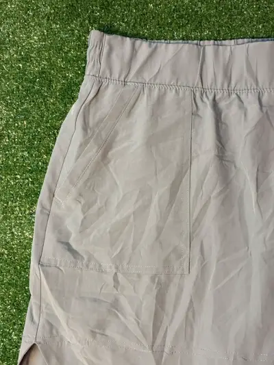 Falda corta beige para mujer - miniatura 5