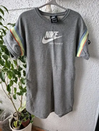 Vestido Nike Sportswear gris con rayas - miniatura 1