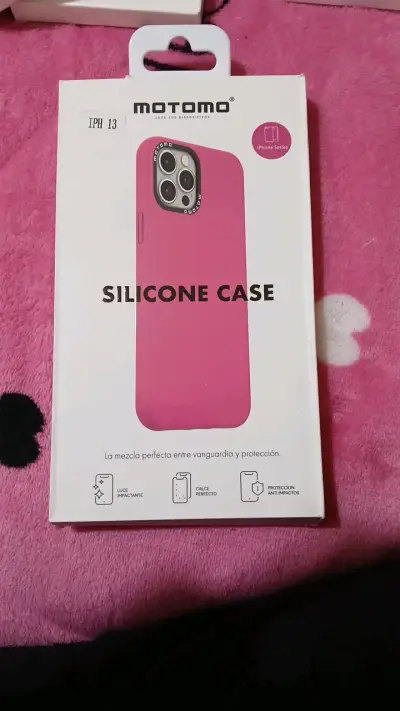 Funda de silicona rosa para iPhone 13 Motomo - miniatura 1