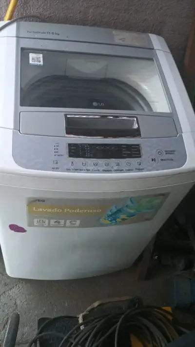 Lavadora LG TurboDrum 11 kg en buen estado - miniatura 1