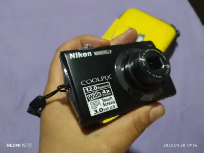 Cámara digital Nikon Coolpix 12MP con zoom óptico 4x - miniatura 1